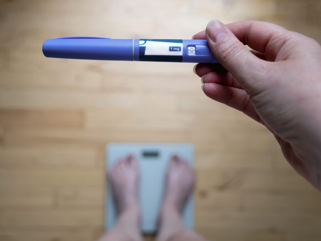 Common weight loss drugs may cause blindness, preliminary study says