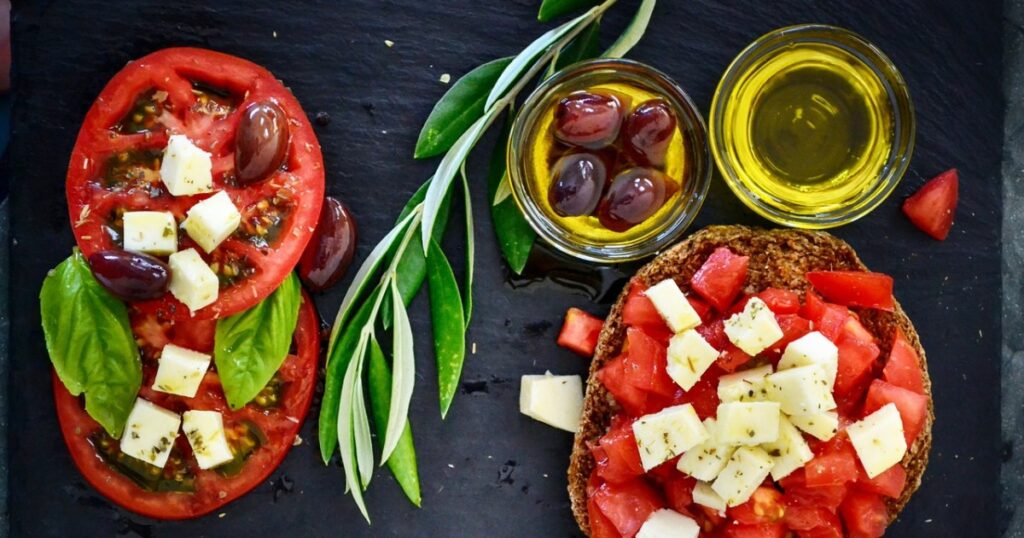 Mediterranean diet reduces risk of death in cancer patients