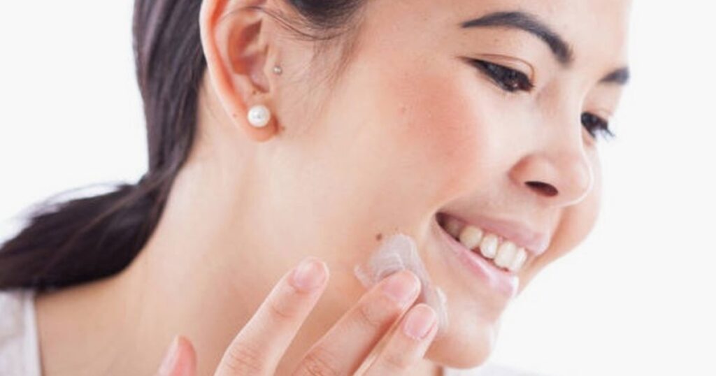 How to take care of your skin in the summer?