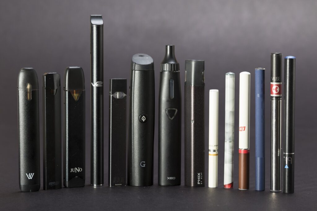 Combining cigarette smoking and e-cigarette use increases lung cancer risk by 4-fold