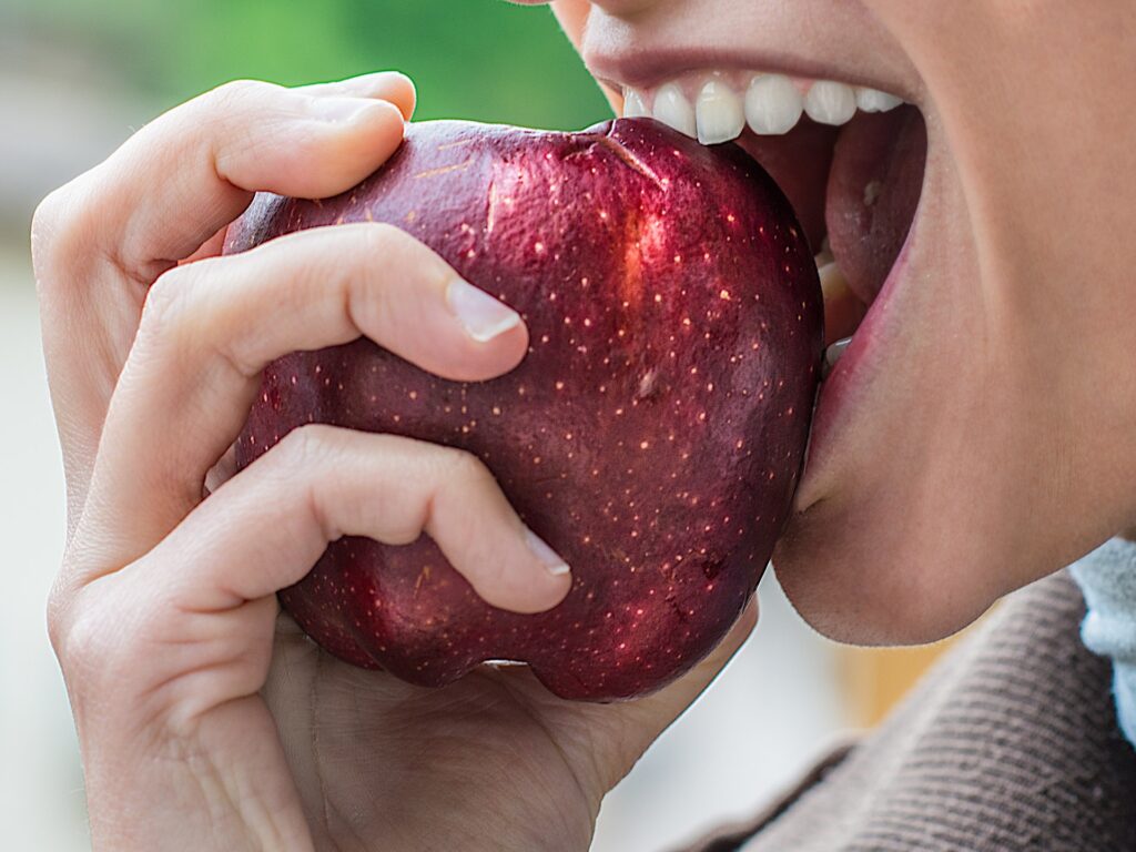 Does eating one apple a day really keep diseases away?