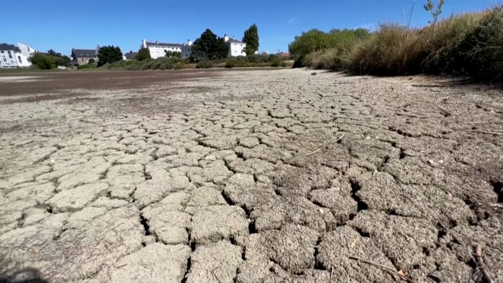 How does climate change affect health?