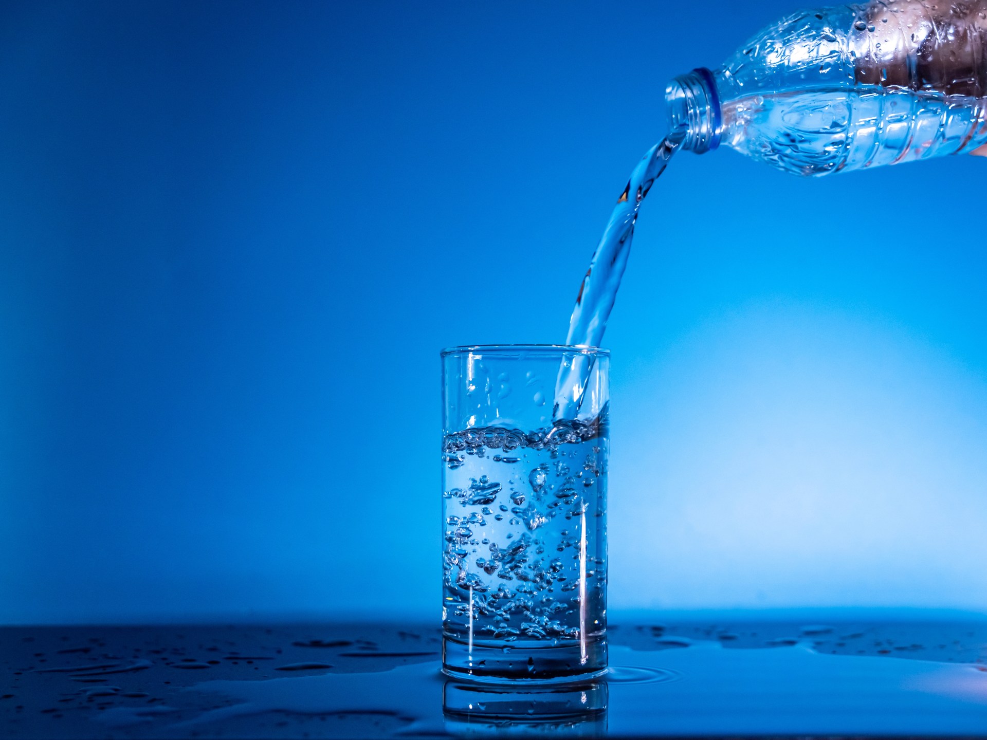 American doctors recommend this number of glasses of water daily for weight loss