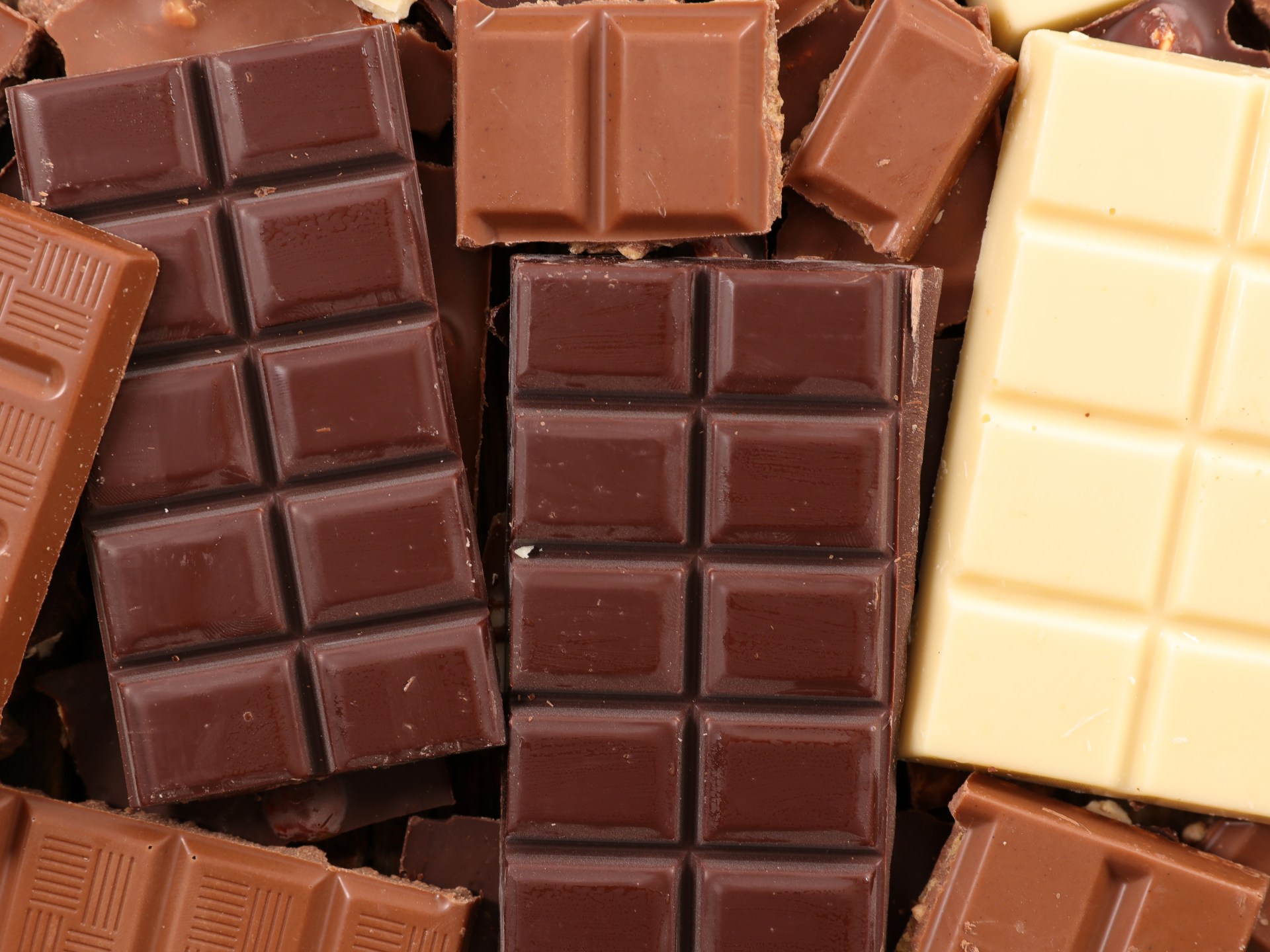 Which is better, dark chocolate or milk chocolate?