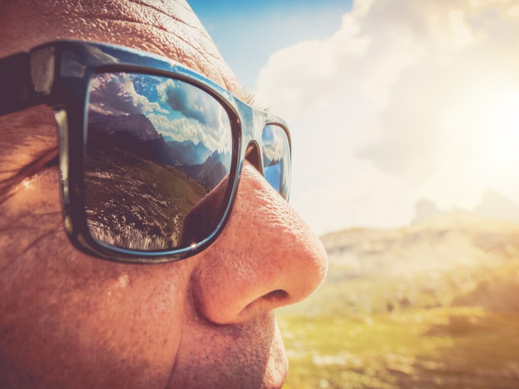 Symptoms of eye cancer