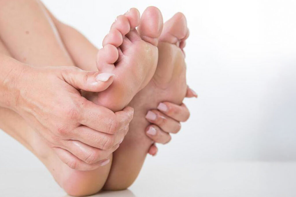 What are the causes of cold feet?