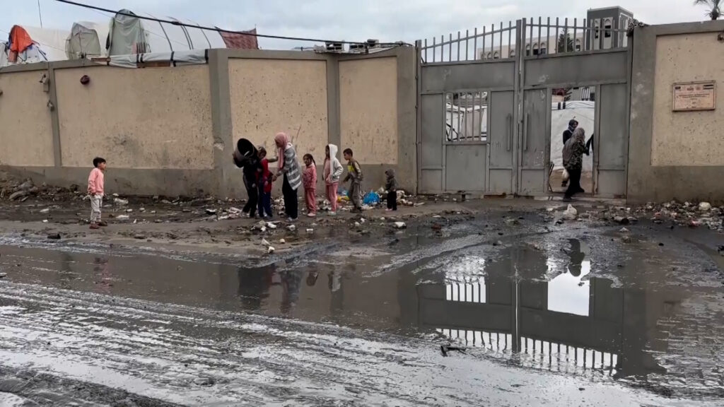 spread "Giardia" and"amoeba" In Gaza and polluted water, the main cause