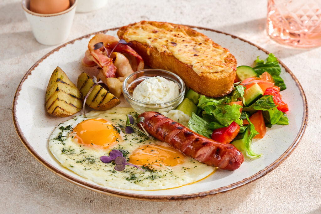 A recommendation to have a calorie -rich breakfast for heart patients .. Why?