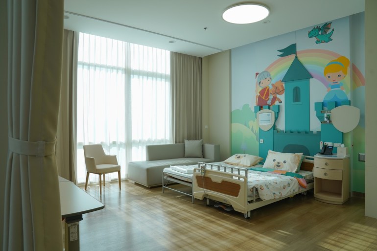 Samitevie Hospital, a pioneer in the field of children's care, has announced the opening of the new expansion of Samitevie International Hospital for Children's Children's Hospital at Samivie Serenakarin Hospital in Bangkok. With investments amounting to 2 billion Thai Pat ($ 58.9 million), this expansion enhances Samitevier's commitment to becoming the first referral center for pediatrics in the Asia Pacific region, by providing specialized care and innovative treatments, and integrated medical coordination.