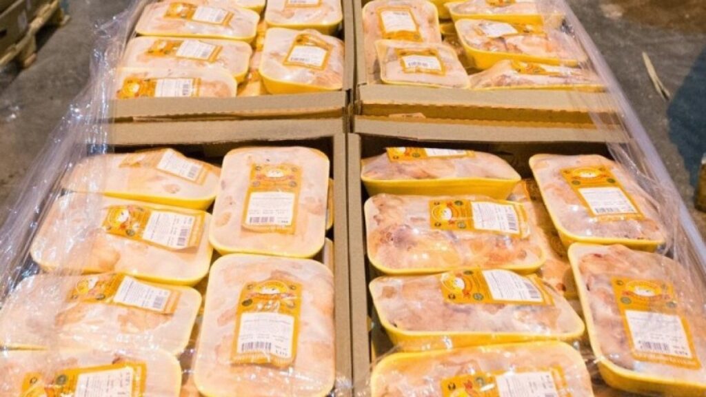 The largest source of chicken in the world .. Brazil is achieved in 6 possible outbreaks of bird flu