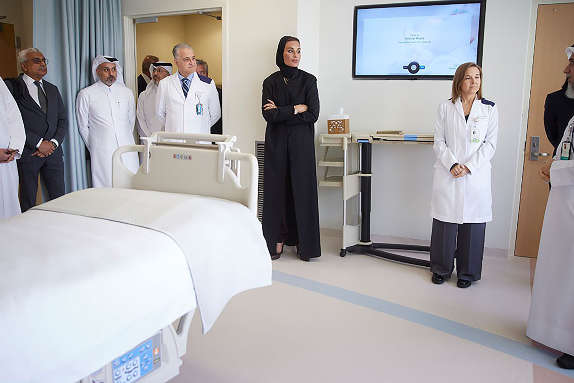 Sheikha Moza bint Nasser opens a wing to grow stem cells in Sidra