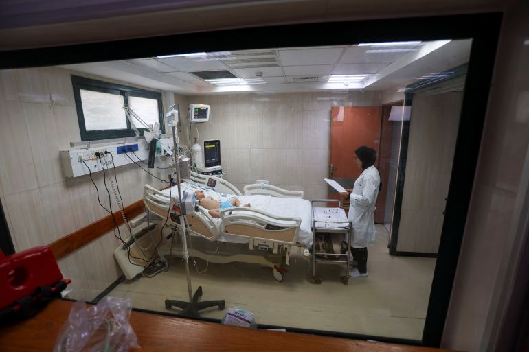 Palestinian Boy Siraj Al-Nouri, Who was Wooded in the JULY 10 Israeli Strike The Killed His Two Brothers, OMAR and Amir, While them Were queuing for Supplements Near A Medical Center, Lies On a Bed Receiving Treatment at Al-Aqsa Martyrs Hospital in Deir Al-Balah, in the center gaza stream, July 14, 2025. Reuters/Ramadan Abed