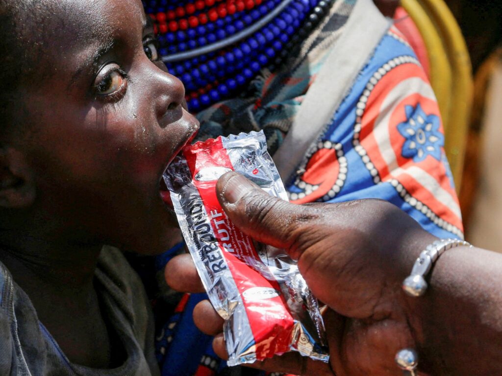 Reducing international aid exacerbates the child's food crisis in Africa