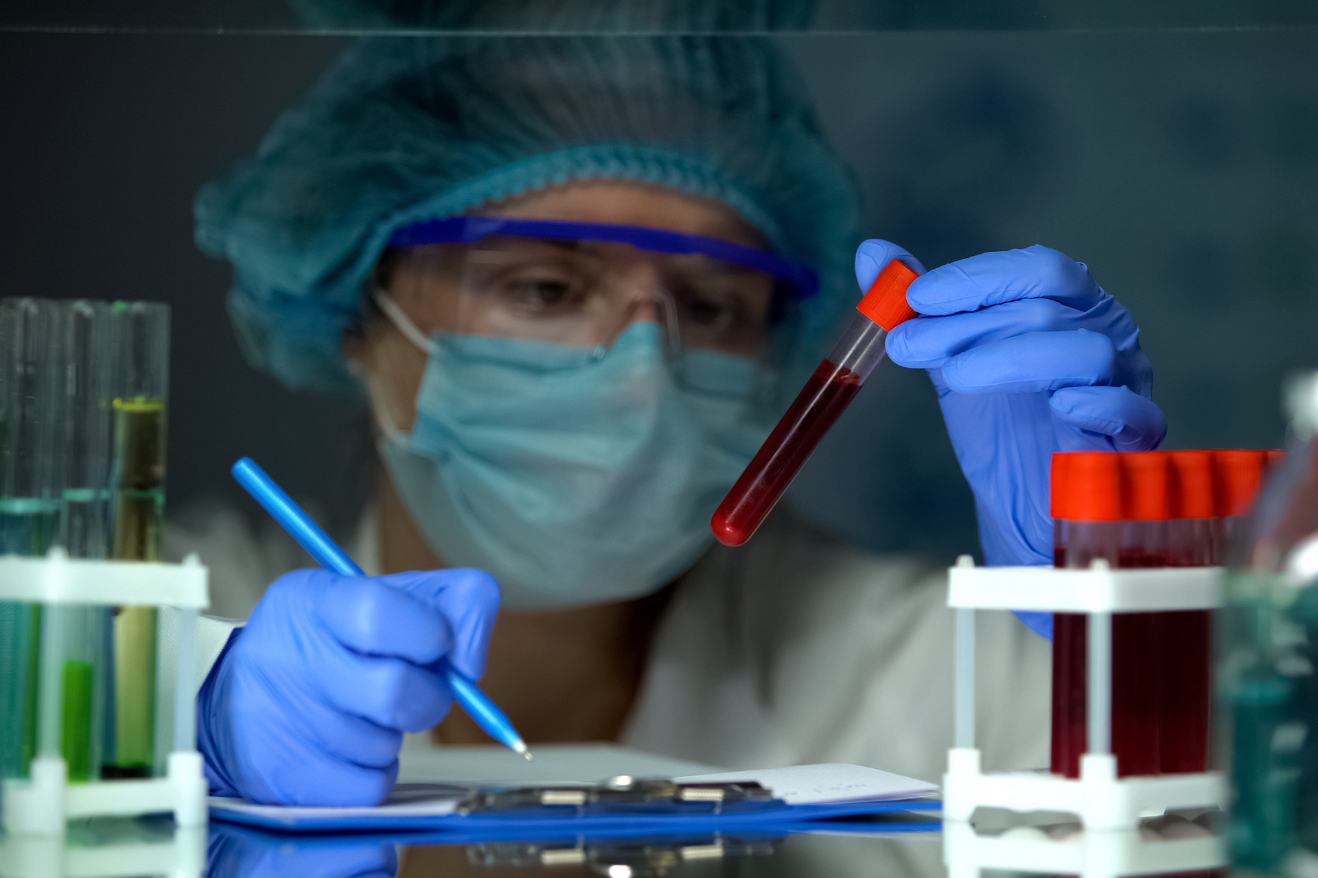 Anemia associated with cancer .. Who kidnaps red blood cells?