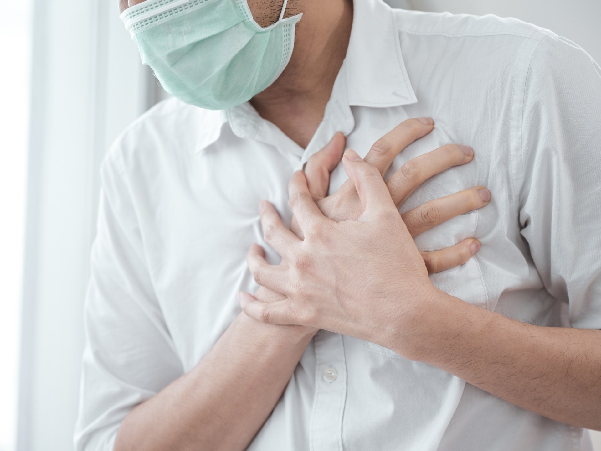 Five warning signs can appear before a heart attack