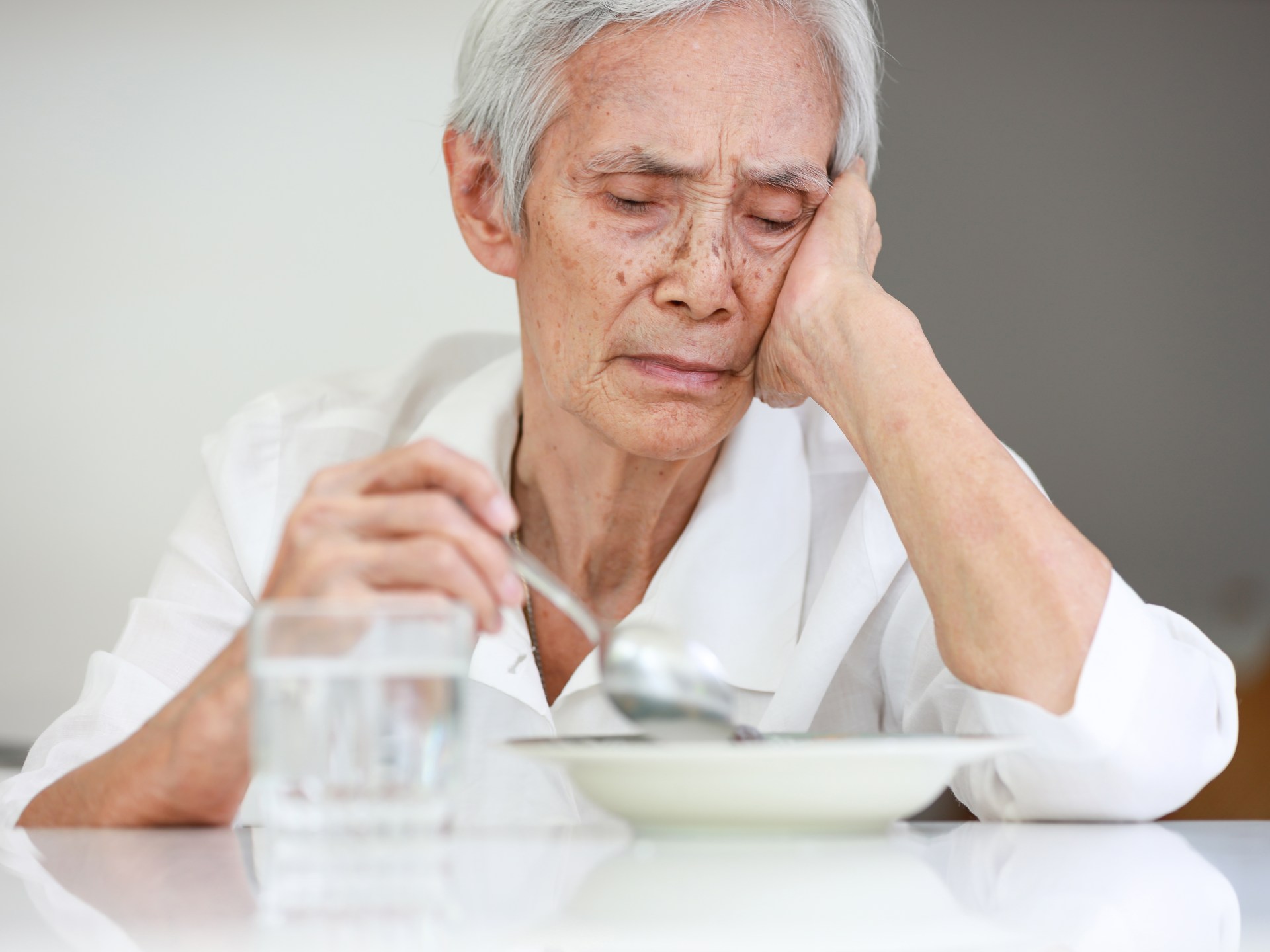 A study warns against using antidepressants with painkillers