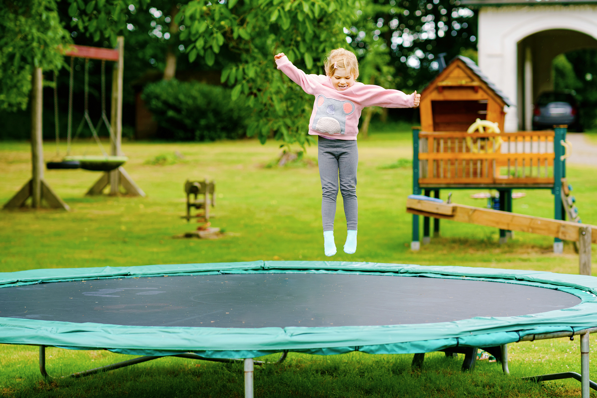 Jumping on a trampoline threatens children with a cruciate ligament injury