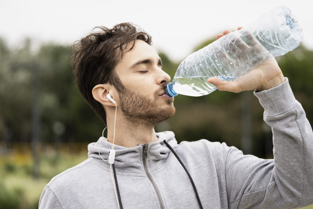Study: Drinking water bottled in plastic poses a health risk