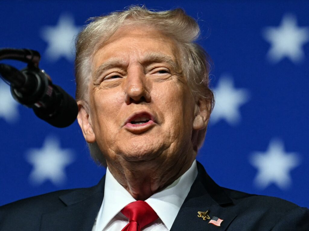 Trump announces an agreement with Pfizer that reduces the prices of some medicines