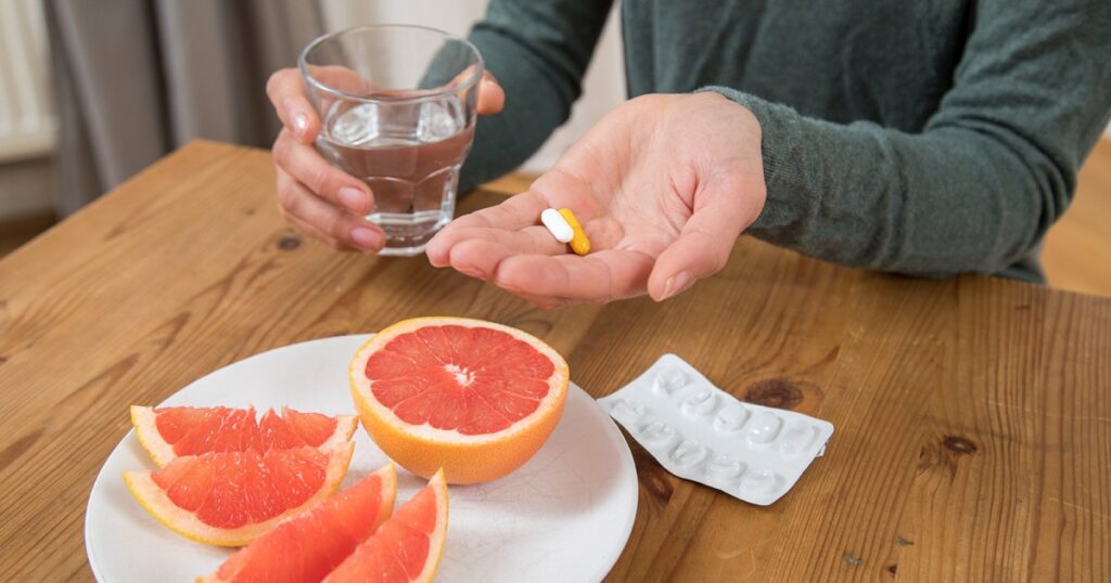 Beware of interaction "Statins" With these foods and medicines