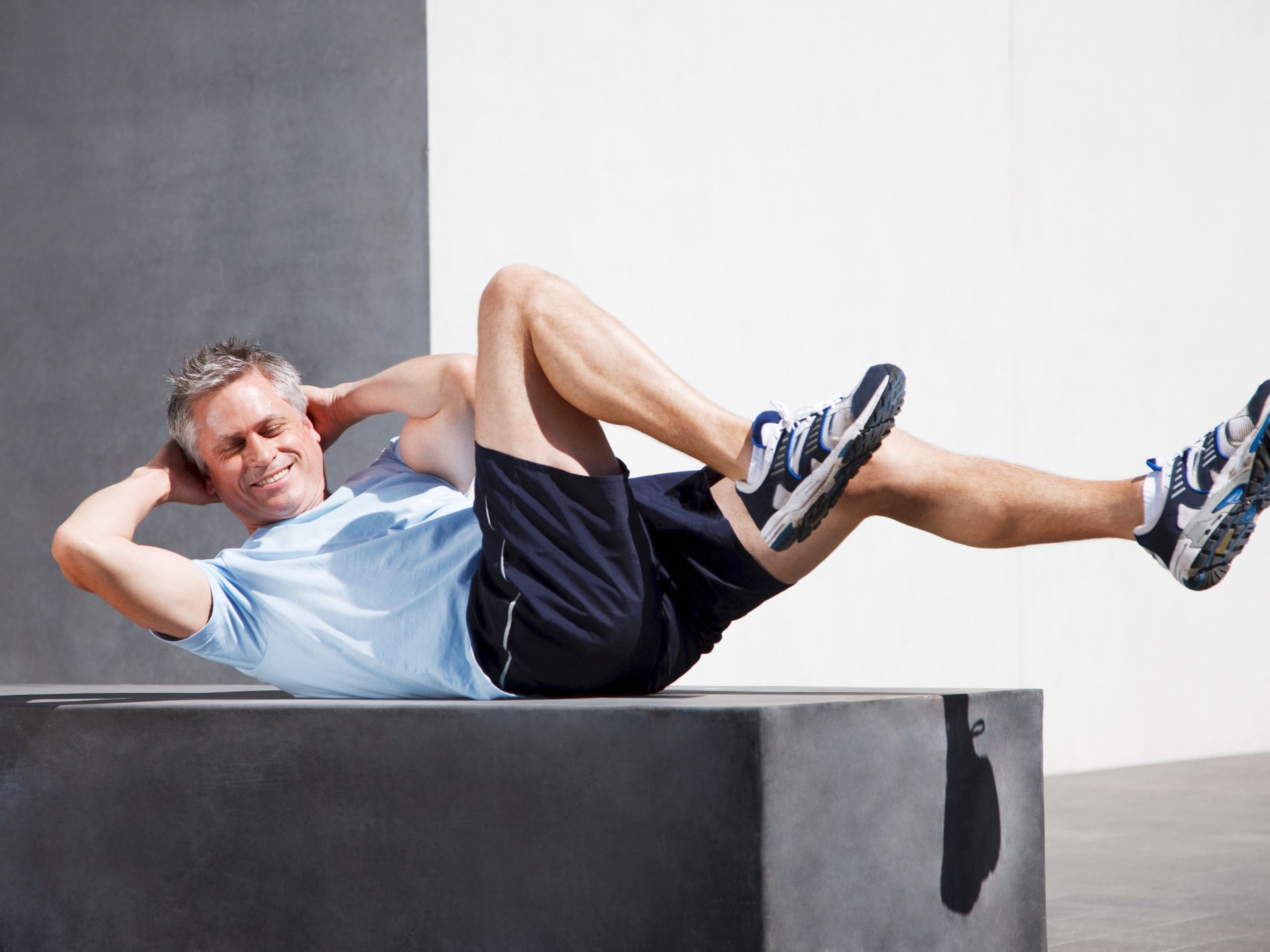 The number of repetitions of abdominal exercises that can be performed according to age