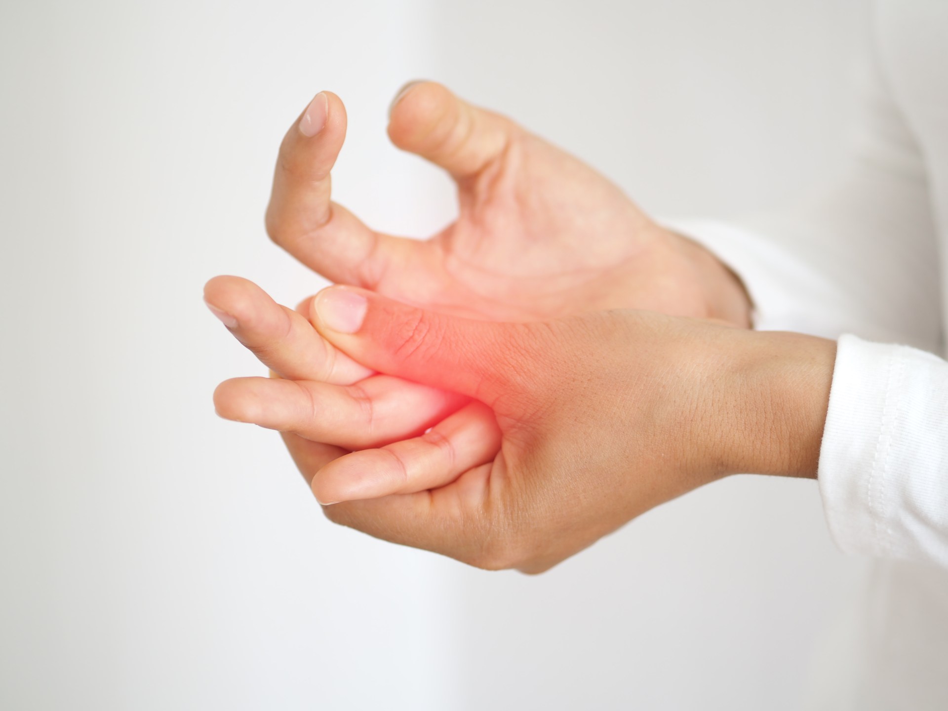 What are the causes of numbness in the extremities?