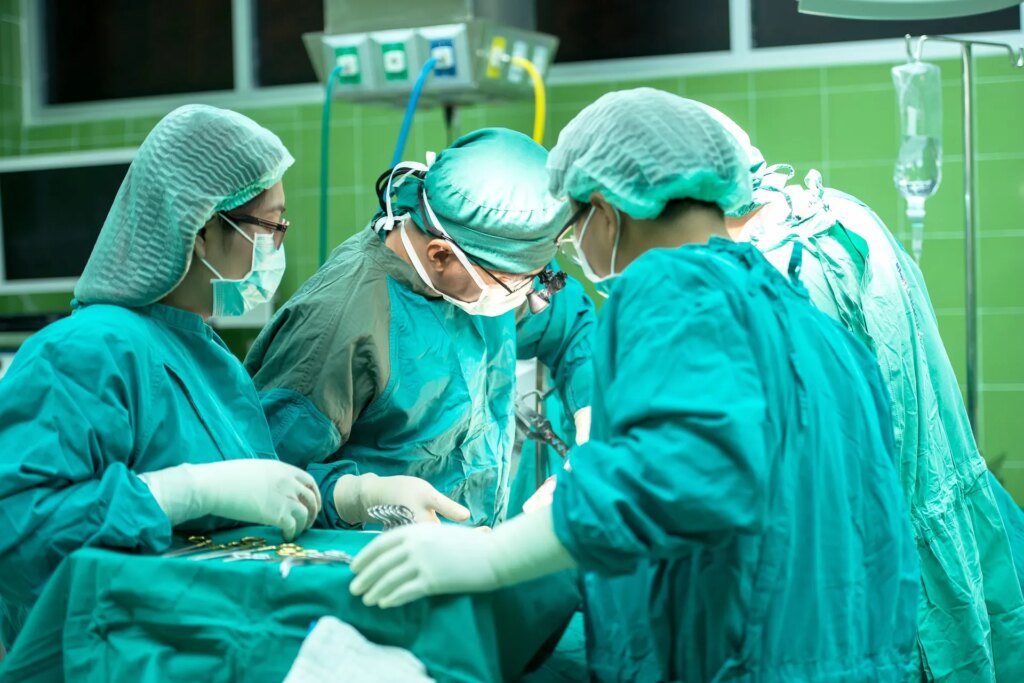 A fatal mistake in the operating room... removing the liver instead of the spleen