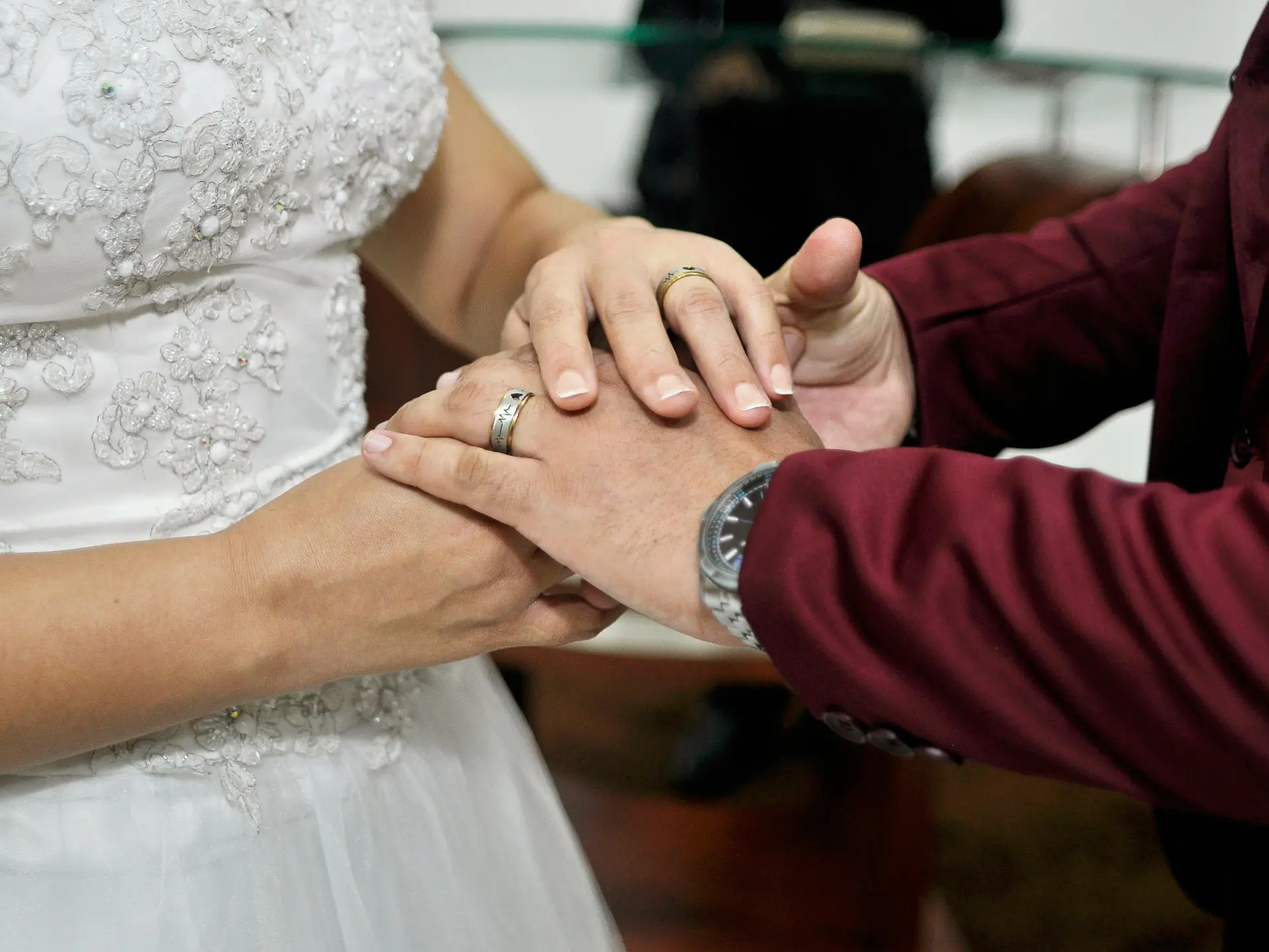 Exhausting intimacy... How do life pressures kill the warmth of a relationship?