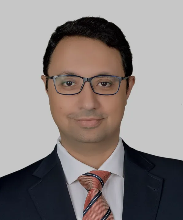 Dr. Akram Mohamed Abdel Bari, professor of critical care, consultant cardiologist, and member of the European, American, and Egyptian Heart Associations
