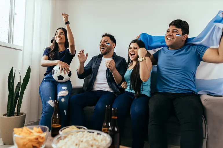 Group viewing contributes to strengthening family bonds by sharing emotional moments with others