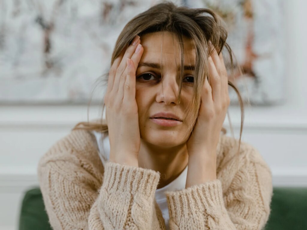 Dizziness when standing.. When is it transient and when does it indicate a blood pressure disorder?