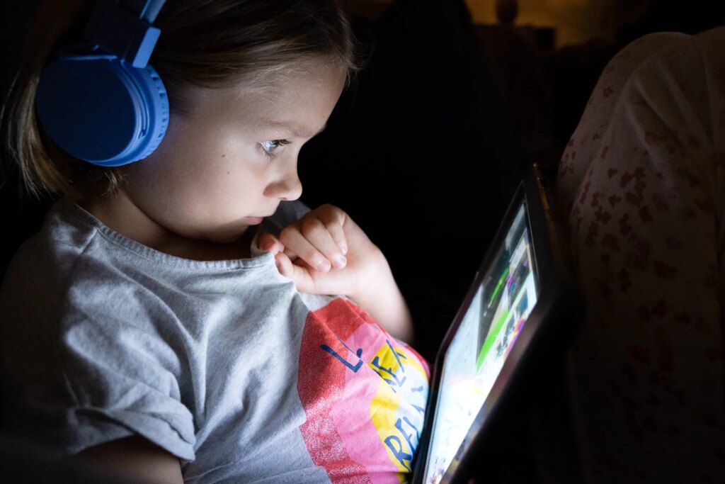 How do screens affect children's health?