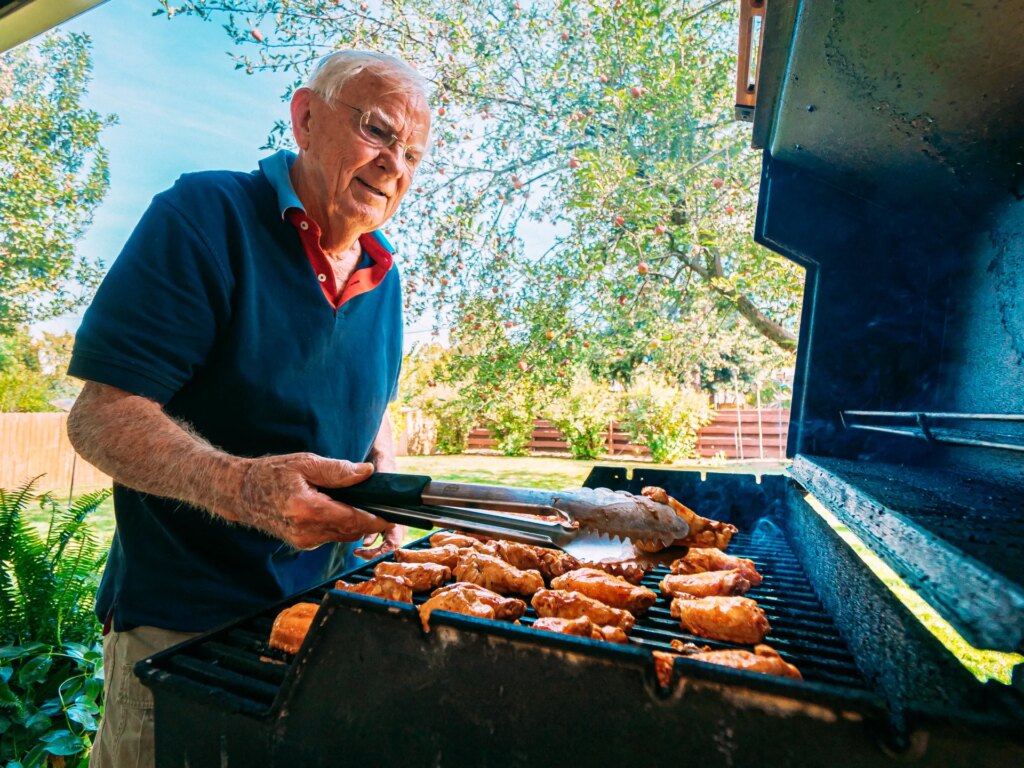 Less protein for a longer life... Science sets important conditions