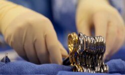 "Malignant hyperthermia" He offers a rare explanation for the death of an Egyptian child after tonsil surgery