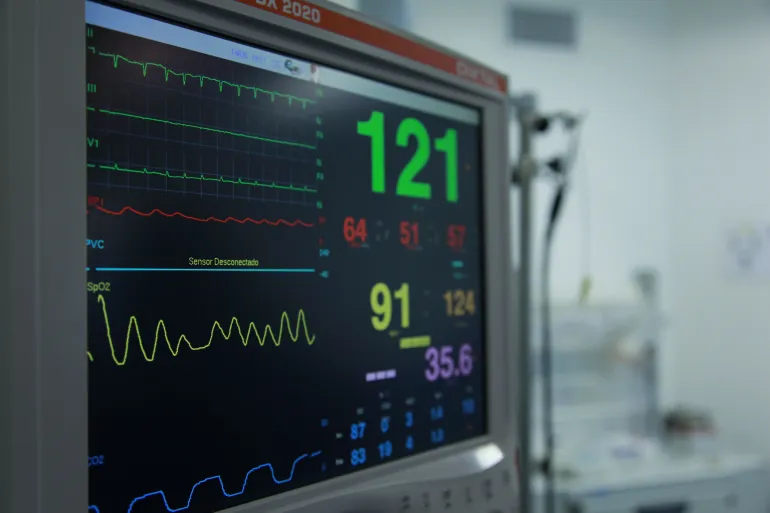 Regular retinal examinations may detect early signs of atrial fibrillation in patients with high blood pressure, diabetes, and smokers