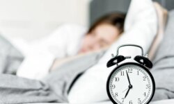 Waking up with an alarm or automatically…which is better for starting your day?